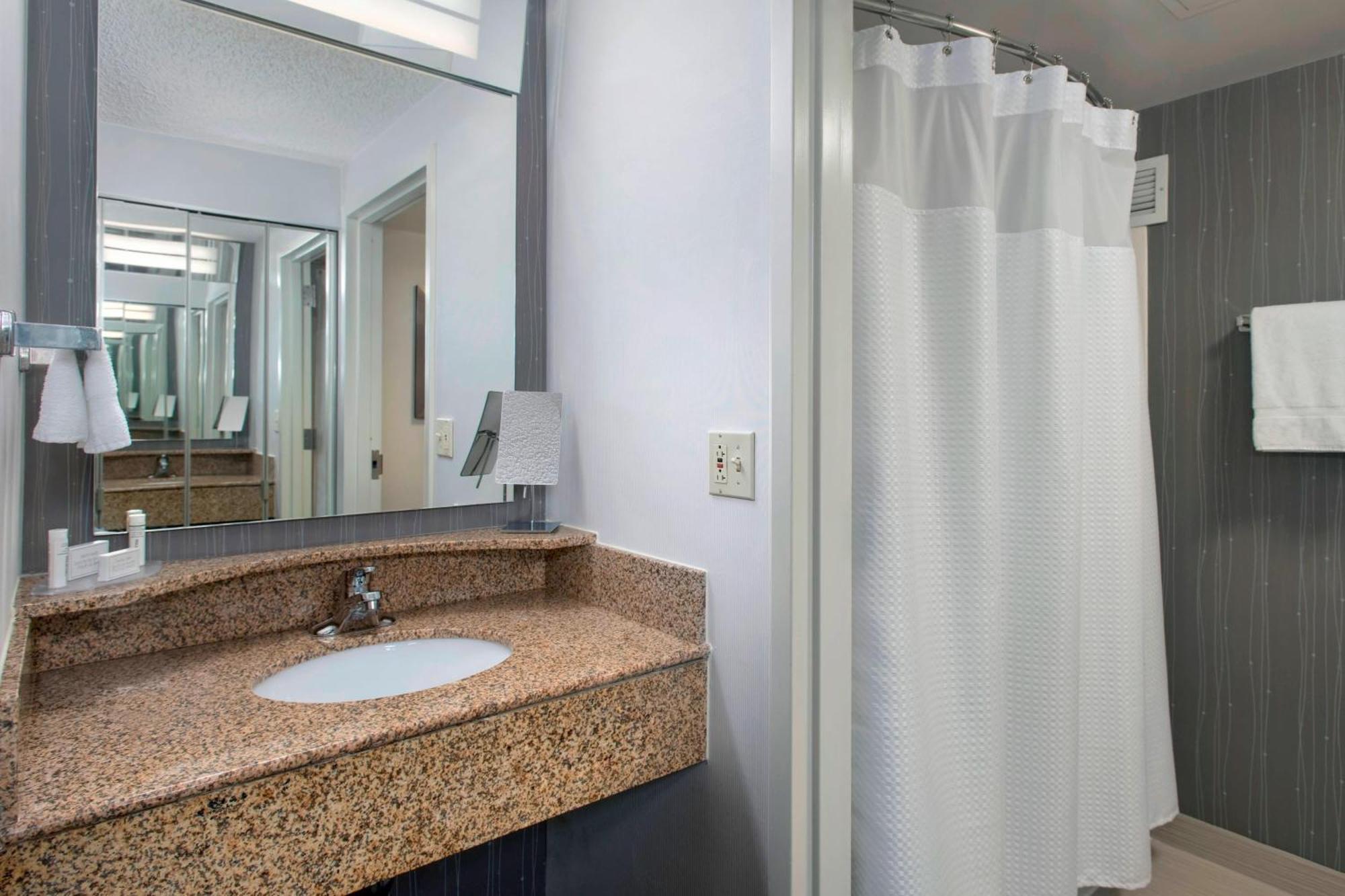 Courtyard By Marriott Newark Elizabeth Otel Dış mekan fotoğraf